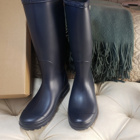 UGG Authentic Navy Shelby Rainboots - Picture 4 of 8